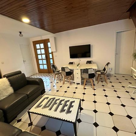 Agreable Appartement Dans Une Maison Saint-Denis  Ngoại thất bức ảnh