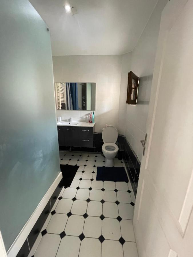 Agreable Appartement Dans Une Maison Saint-Denis  Ngoại thất bức ảnh