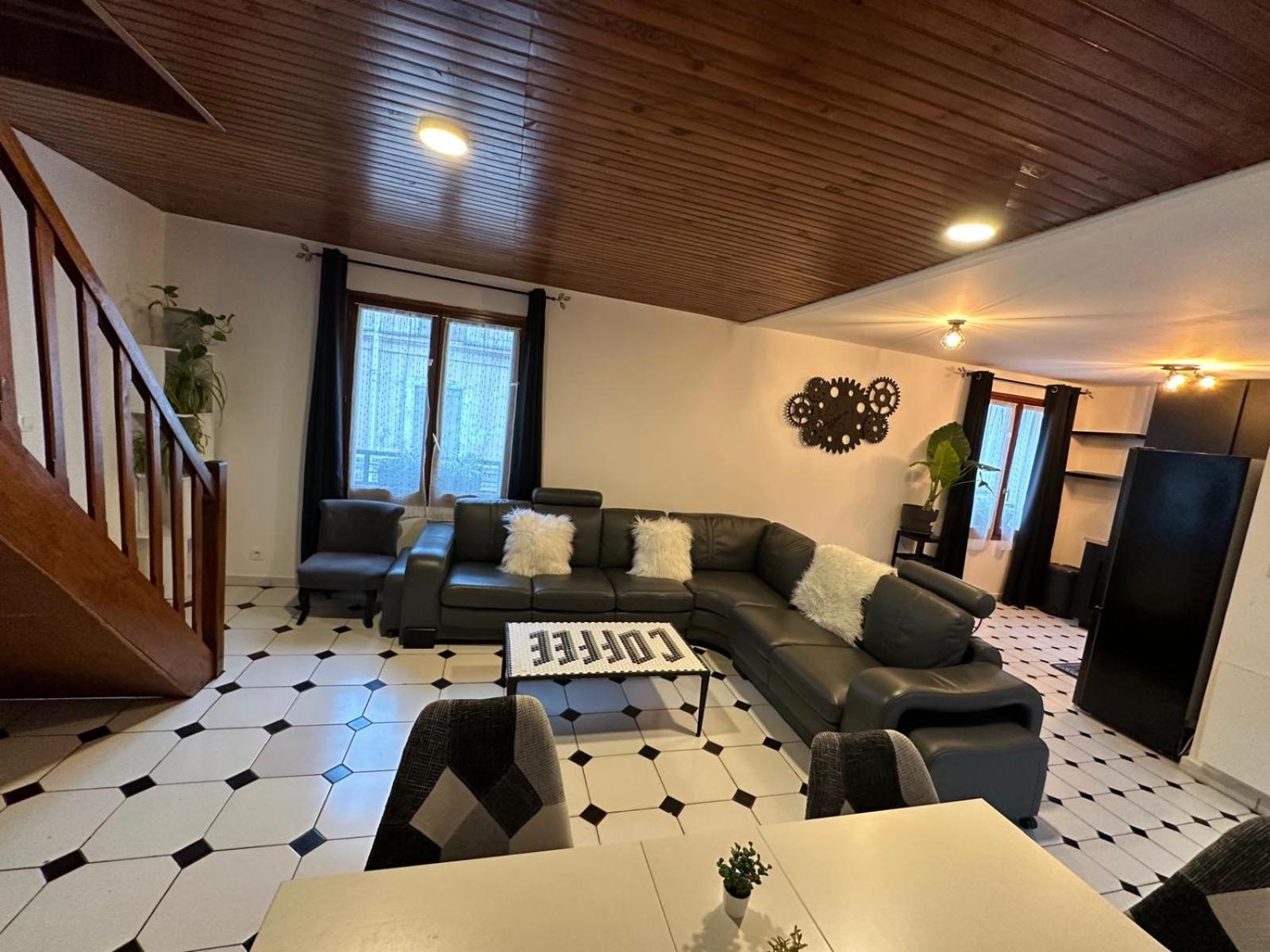 Agreable Appartement Dans Une Maison Saint-Denis  Ngoại thất bức ảnh