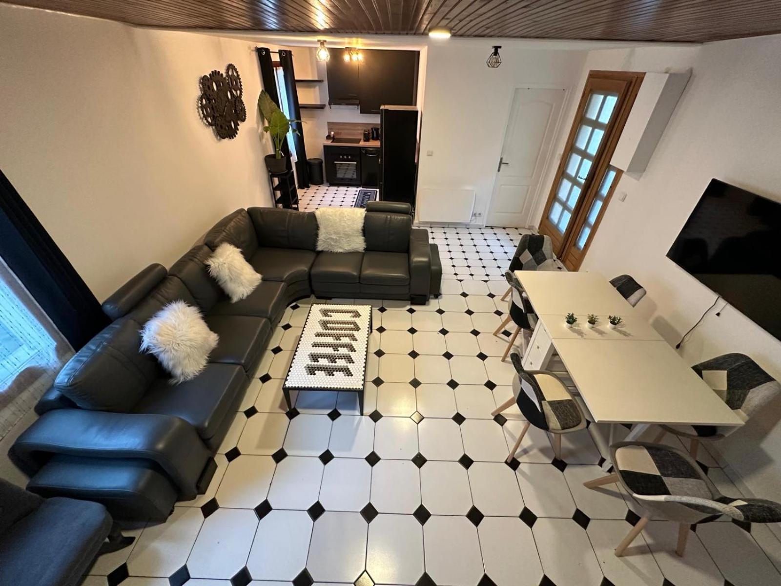 Agreable Appartement Dans Une Maison Saint-Denis  Ngoại thất bức ảnh