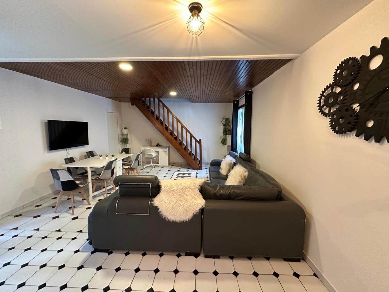Agreable Appartement Dans Une Maison Saint-Denis  Ngoại thất bức ảnh